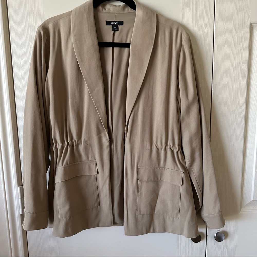 NWOT Alfani Cinch Blazer